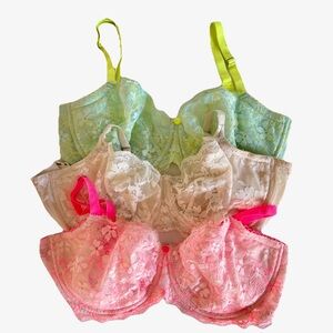 Victoria’s Secret Set Of 3 Bras SZ 36 D Pink Aqua Cream Silver Neon EUC Bra Lace